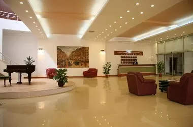 هتل دپلازا تفلیس